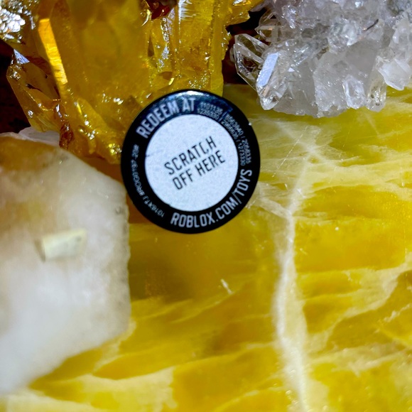 ROBLOX Celebrity SERIES 9 Black box ROYALE HIGH: MON CHERI FACE Virtual Code - Picture 7 of 8